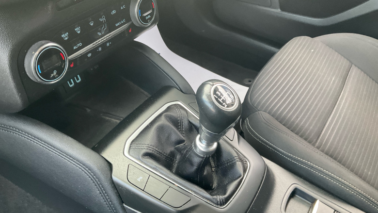 Ford Focus 1.0 EcoBoost Hybrid mHEV 125 Titanium Edition 5dr Petrol Hatchback